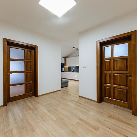 Luxury Apartments Uzhorod Ngoại thất bức ảnh